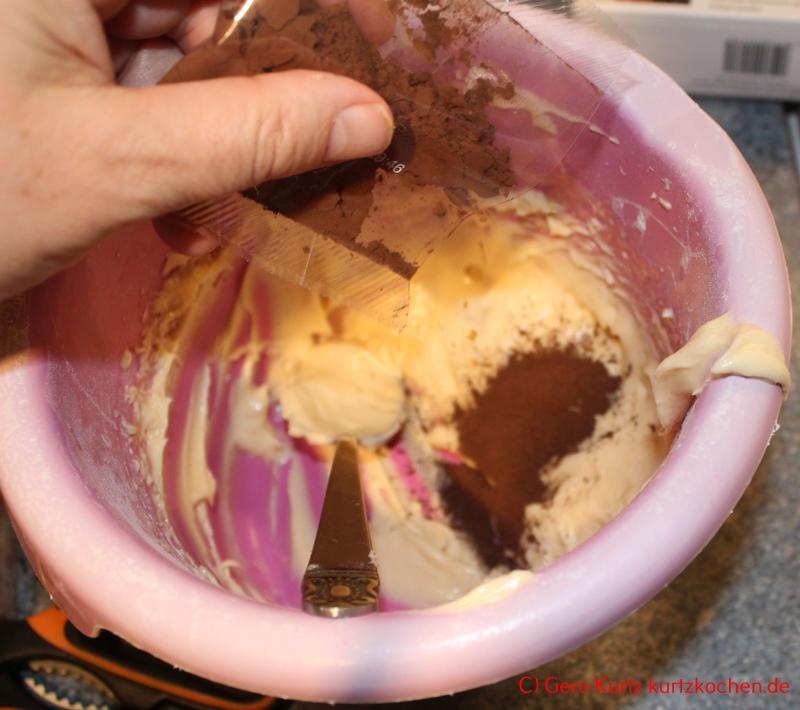 Backmischung Marmor Kuchen von Kathi - Kakaopulver dem Teig hinzufügen