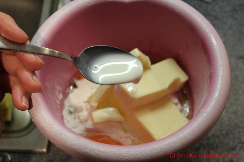 Backmischung Marmor Kuchen von Kathi - Backmischung, Butter, Eier und Milch