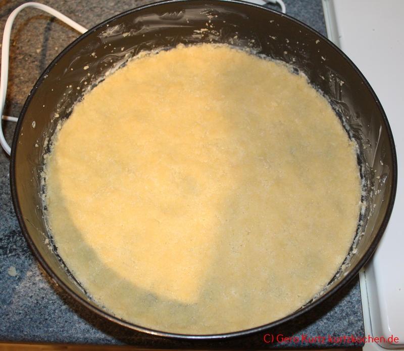 Streuselkuchen mit Pudding-Creme von Dr. Oetker- angedrückter Streuselteig