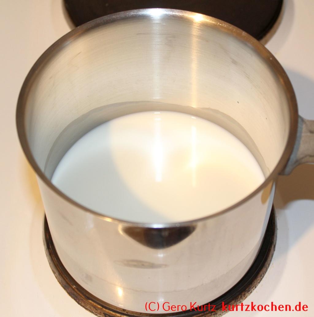 Süßer Hirsebrei - 400 ml Milch in einem Kochtopf