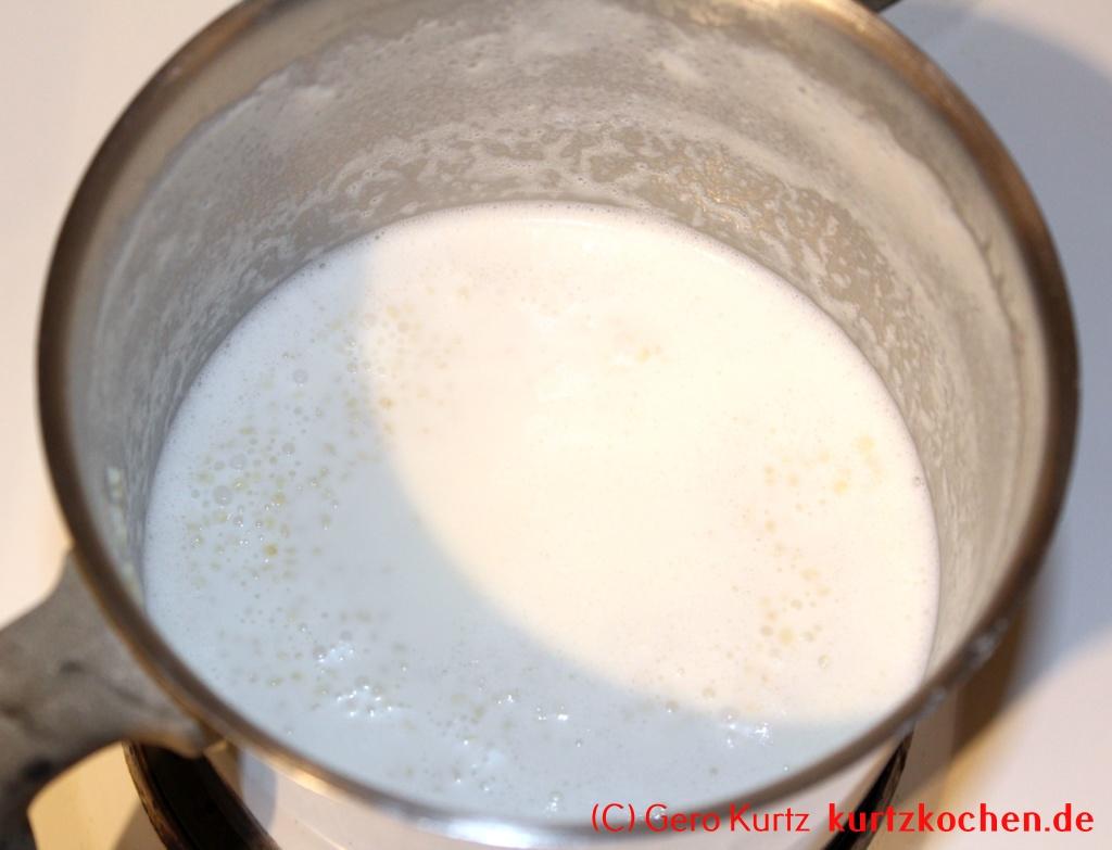 Süßer Hirsebrei - wieder gefallende kochende Milch