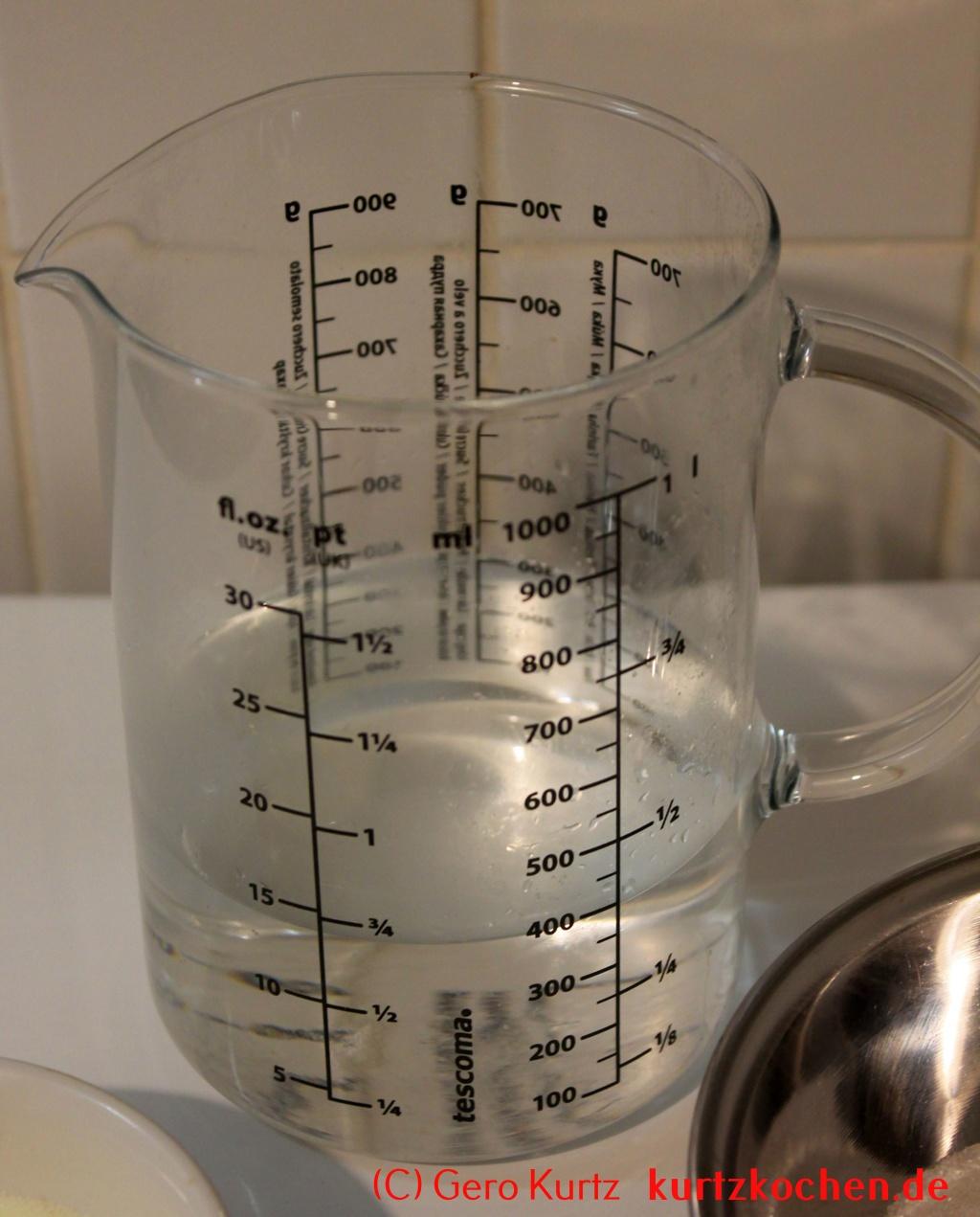 Selbst gebrannte Mandeln - Messglas mit Wasser