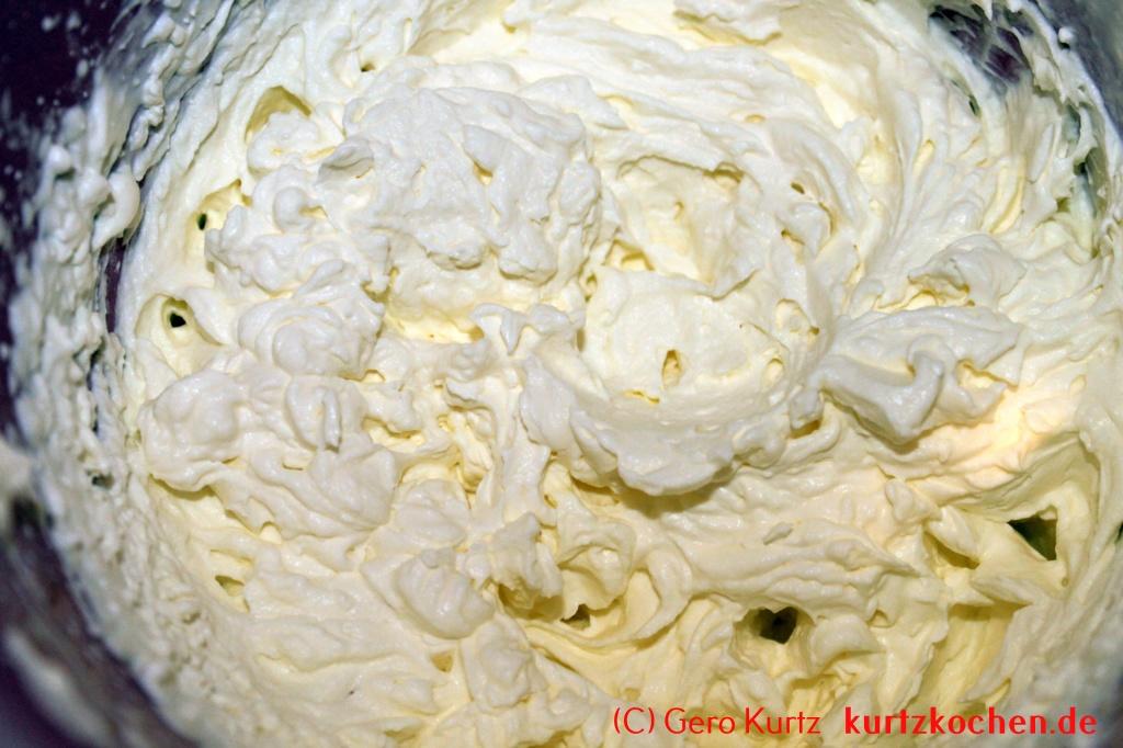 Butter selber machen - sehr fest geschlagene Sahne