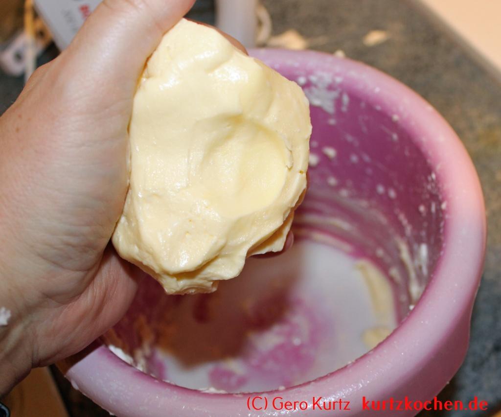 Butter selber machen - Butter von der Buttermilch trennen durch kneten 